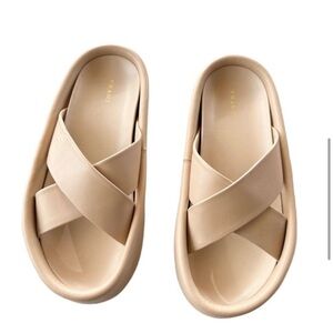 Frame le laurel slide sandals in oatmeal/beige leather platform slides 8.5